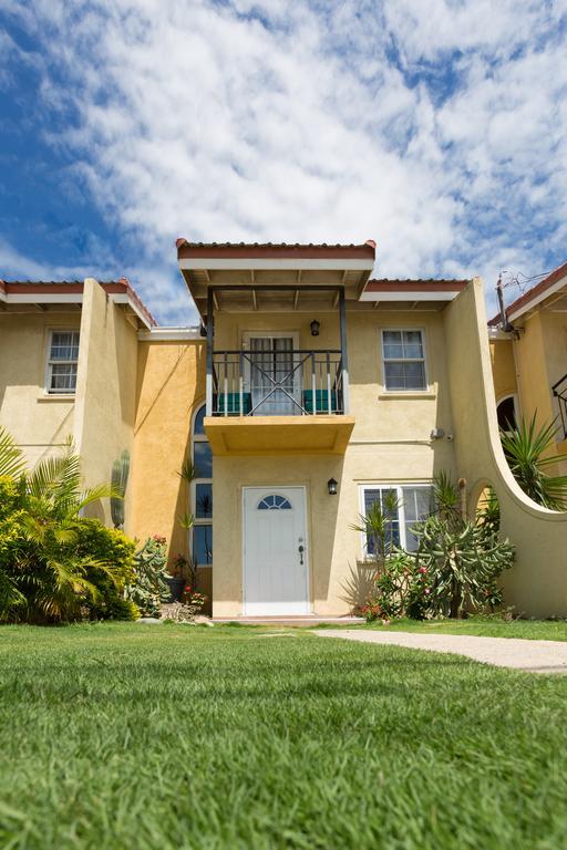 The Oasis I, Portmore Country Club Bagian luar foto