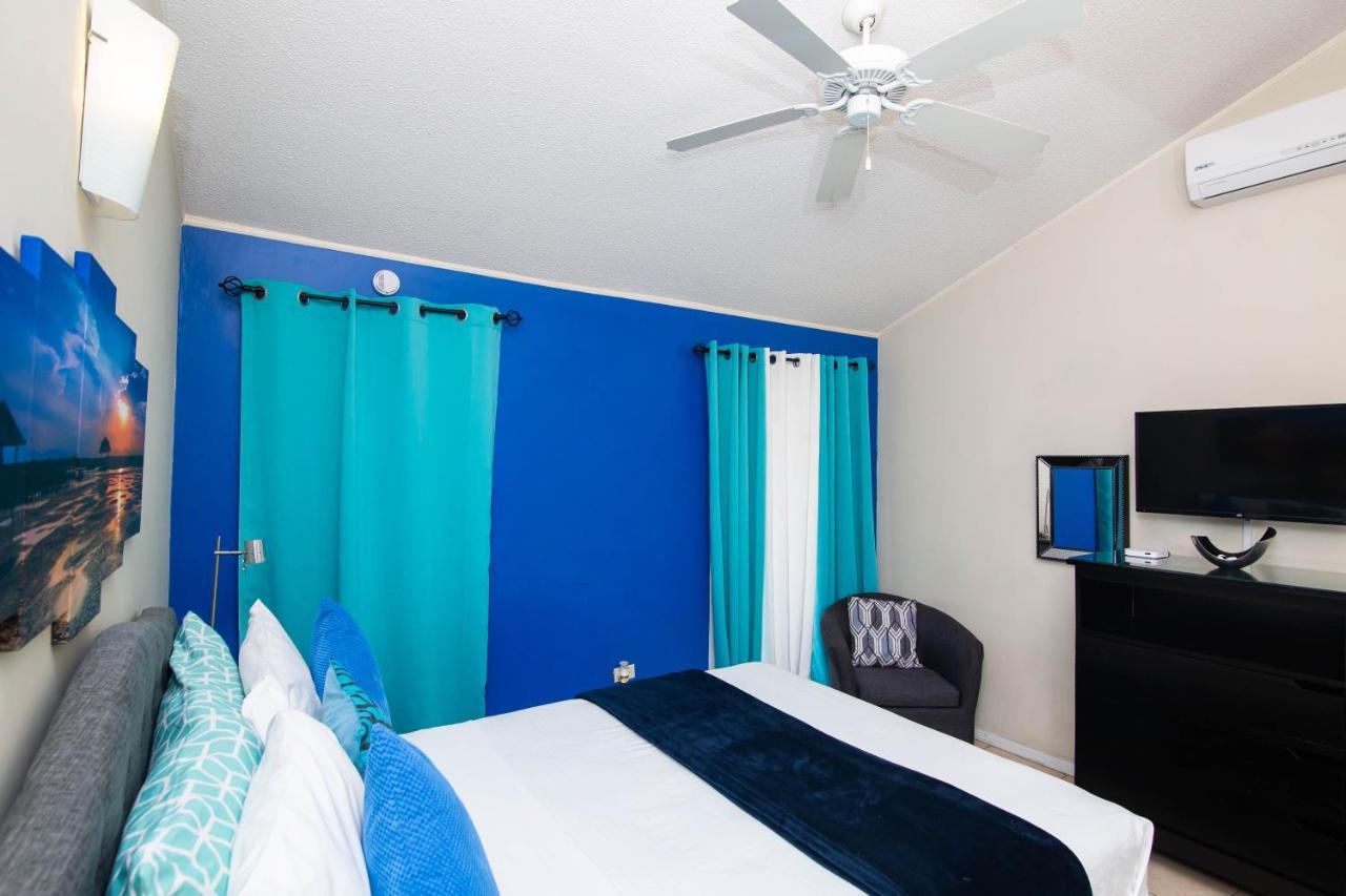 The Oasis I, Portmore Country Club Bagian luar foto