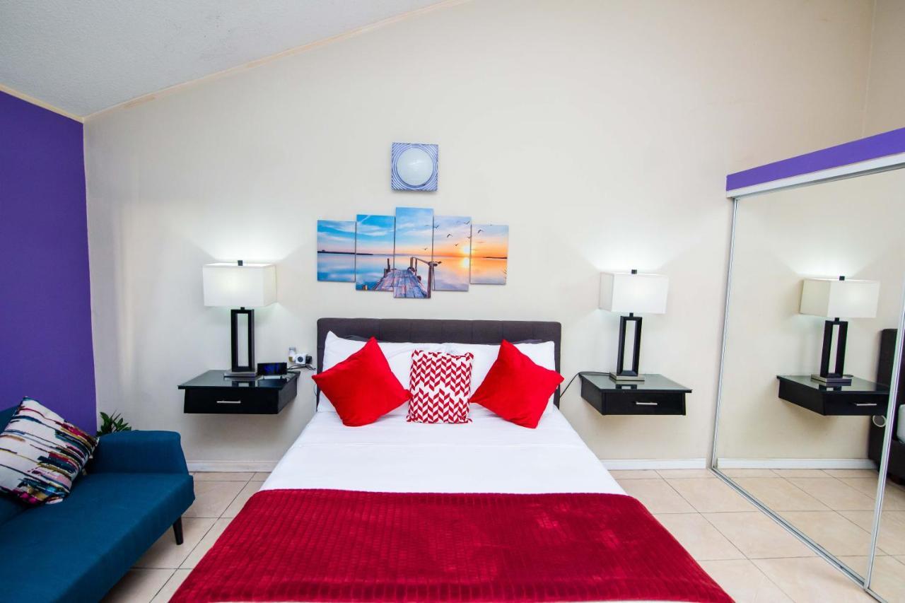 The Oasis I, Portmore Country Club Bagian luar foto