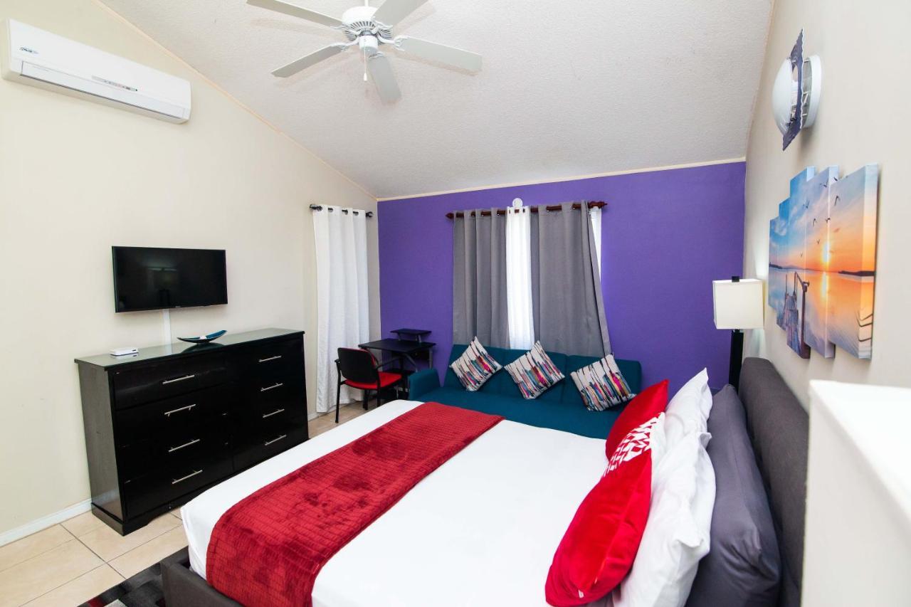 The Oasis I, Portmore Country Club Bagian luar foto